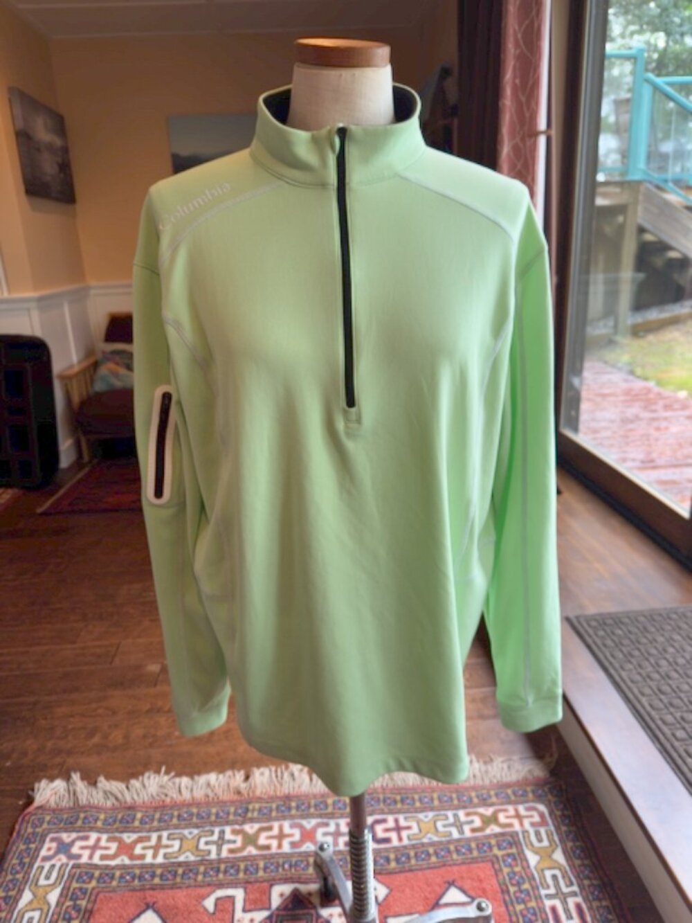 Columbia Men’s light green Quarter-Zip Pullover Sweatshirt
